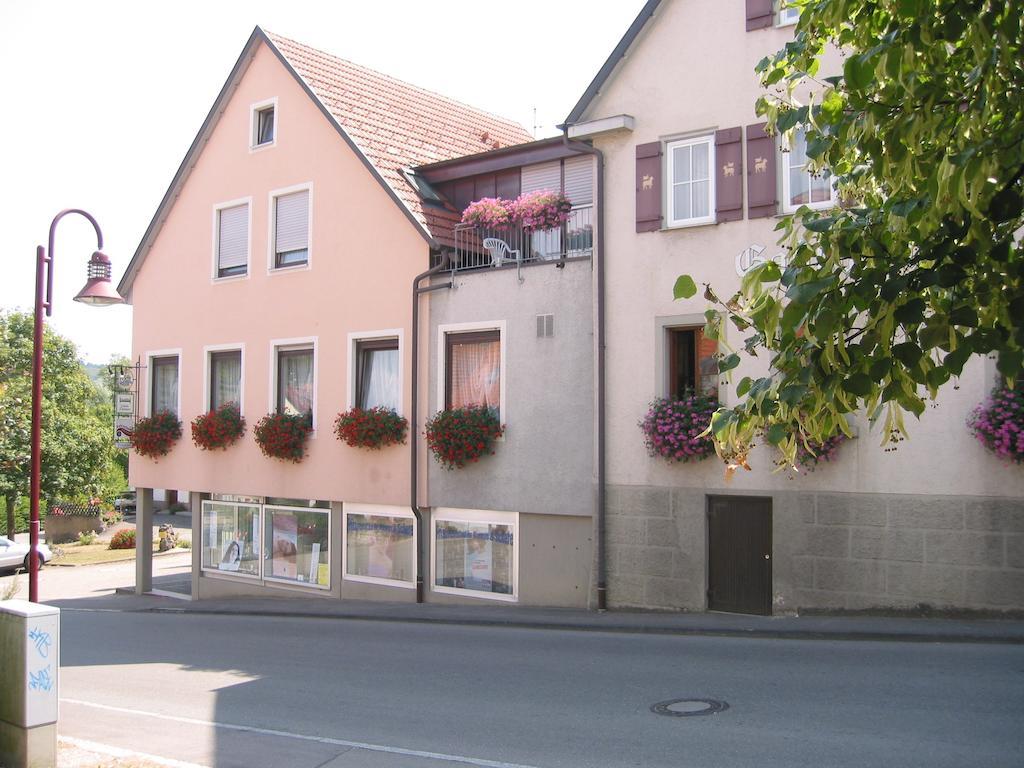 Gasthof Zum Lamm Gomadingen Exterior photo
