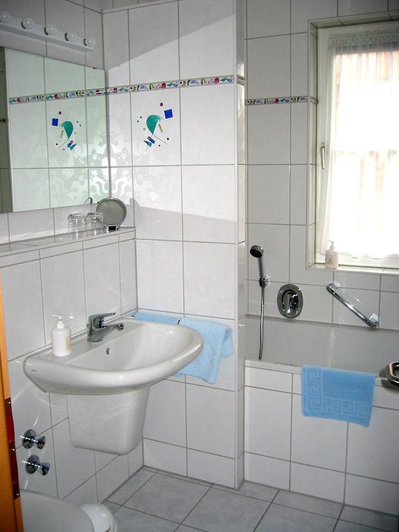 Gasthof Zum Lamm Gomadingen Room photo